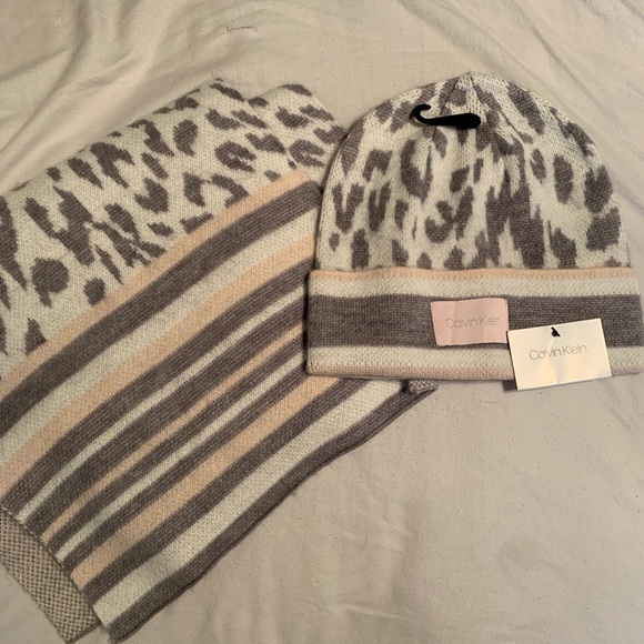 Scarf and hat set - Picture 1 of 1